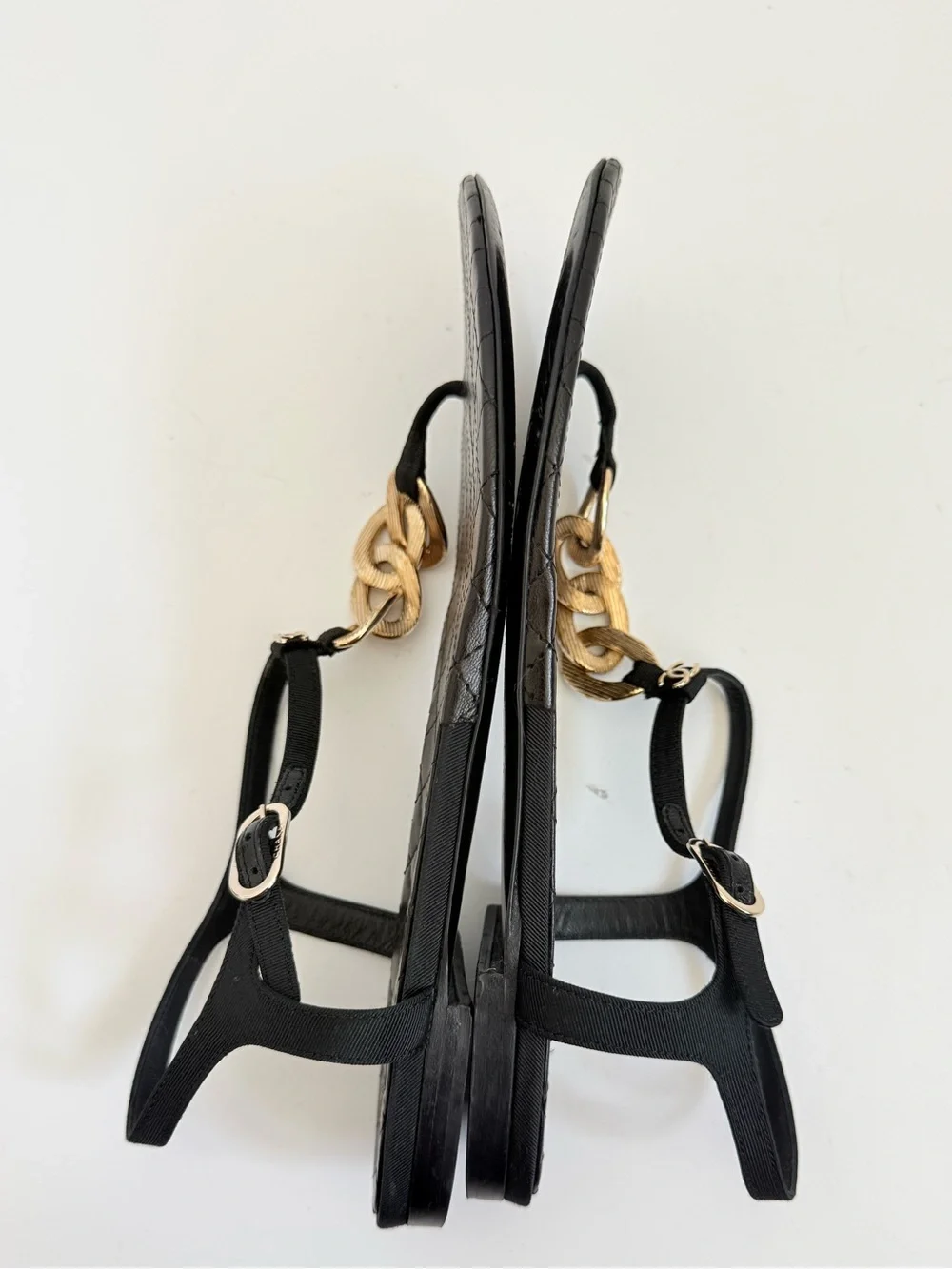 CHANEL 09P Black Quilted Leather Gold Chain CC Thong Sandals EU 38